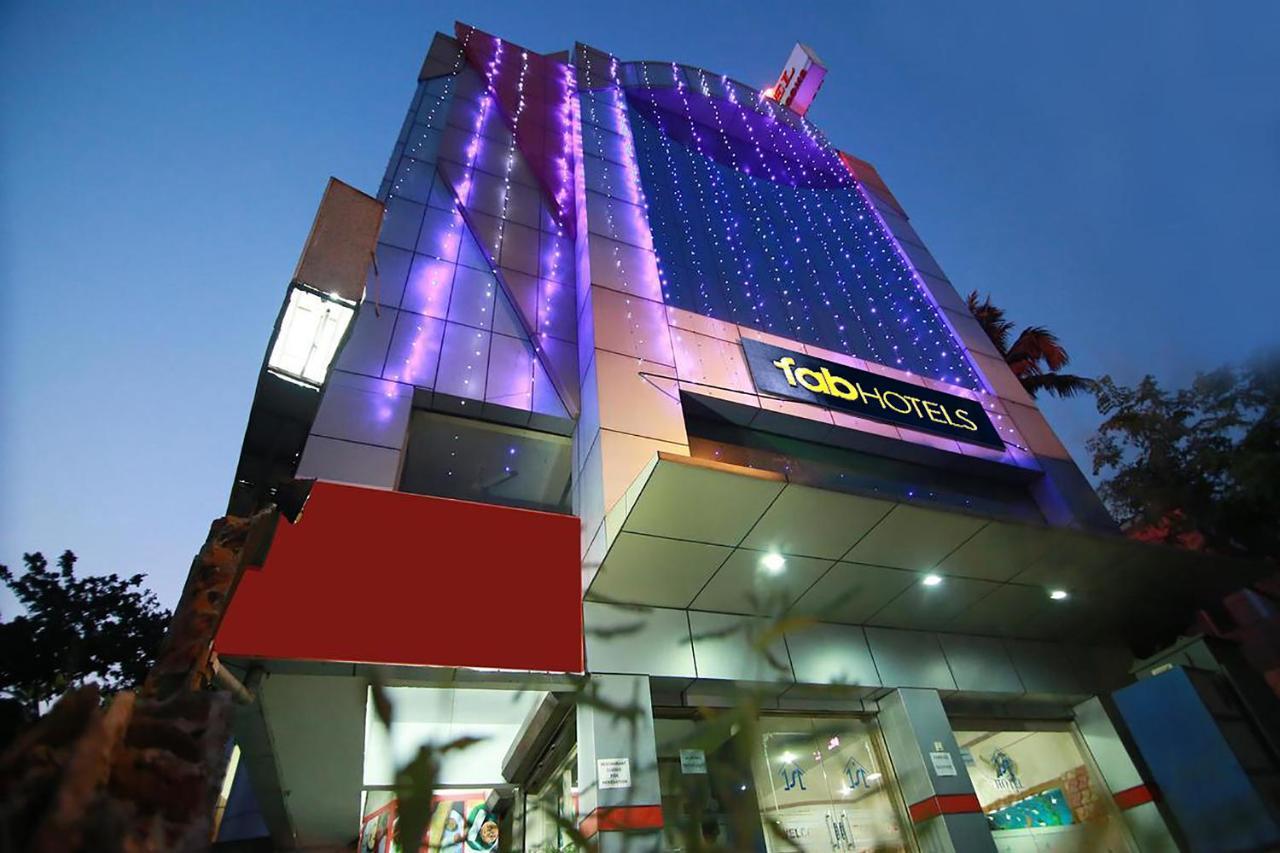 Fabhotel Star Kochi Exterior foto